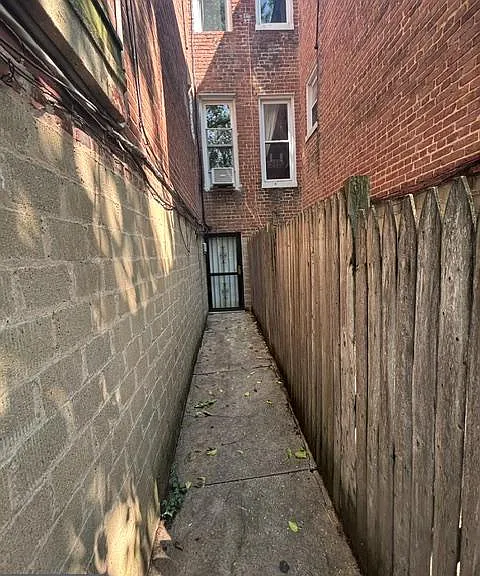 315 E 29th St — Photo 32