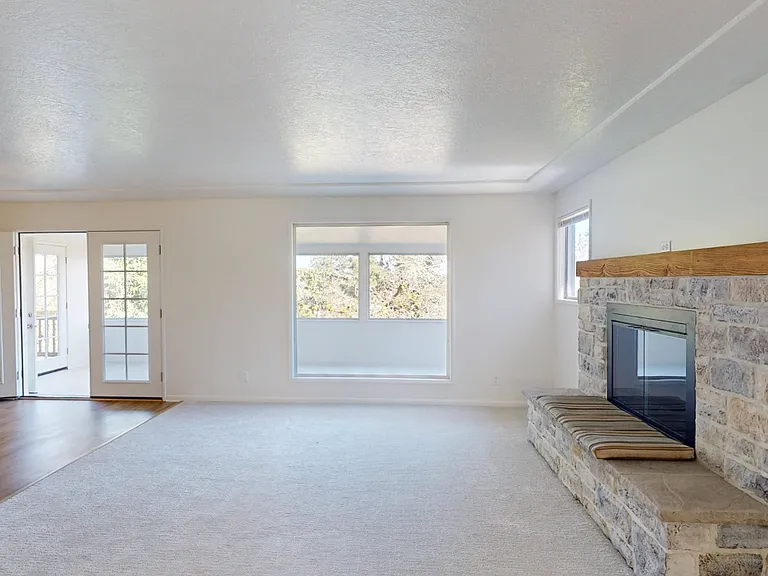 2145 Webb St — Photo 11