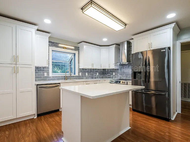 3288 Regalwoods Dr — Photo 8