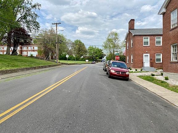 4th image of 300 S Liberty St