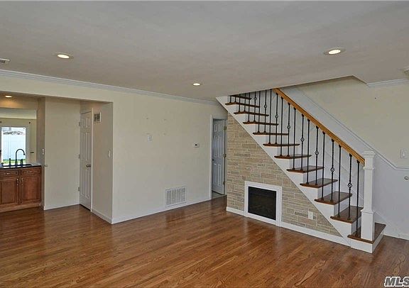 4th image of 269 Division Ave