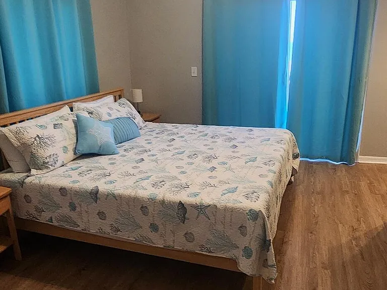 8208 Presidential Ct — Photo 26