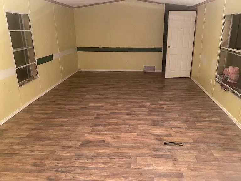 11 Jacob Ln #10 — Photo 1