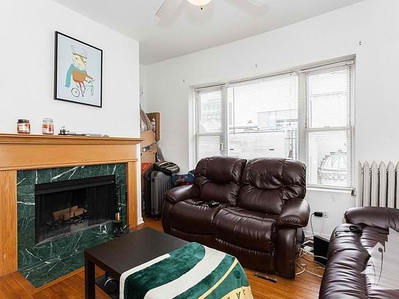 3rd image of 6815 W Wrightwood Ave #1EC