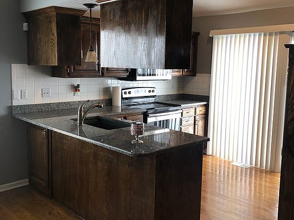 2nd image of 5425 NE Holiday Dr