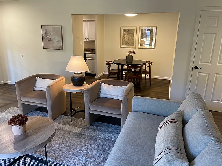 Forest Lake Apartments — Photo 9