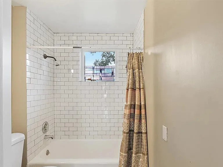 2300 Calloway Dr — Photo 11