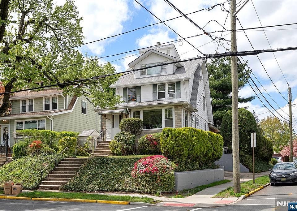1st image of 294 Sylvan St