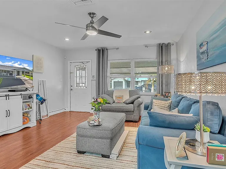 7401 NW 94th Way — Photo 13