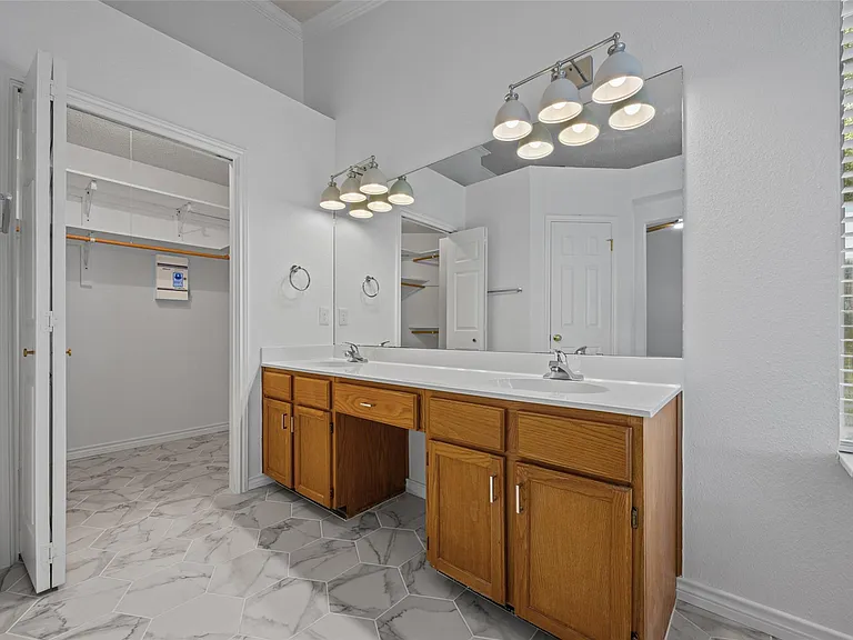 8417 Cornerwood Dr — Photo 18