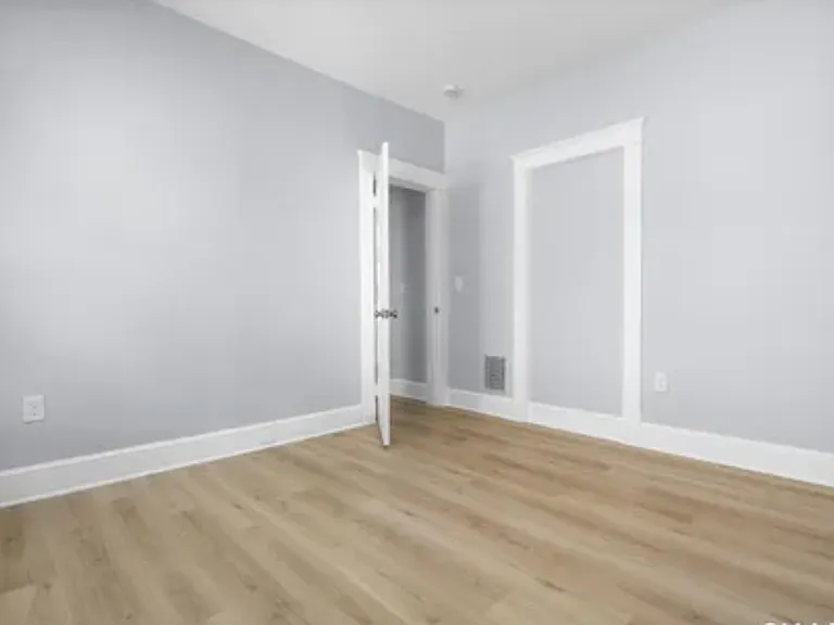 11 Young St #1 — Photo 4