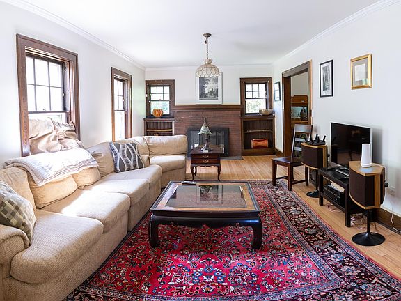 2nd image of 124 S Prospect St #1