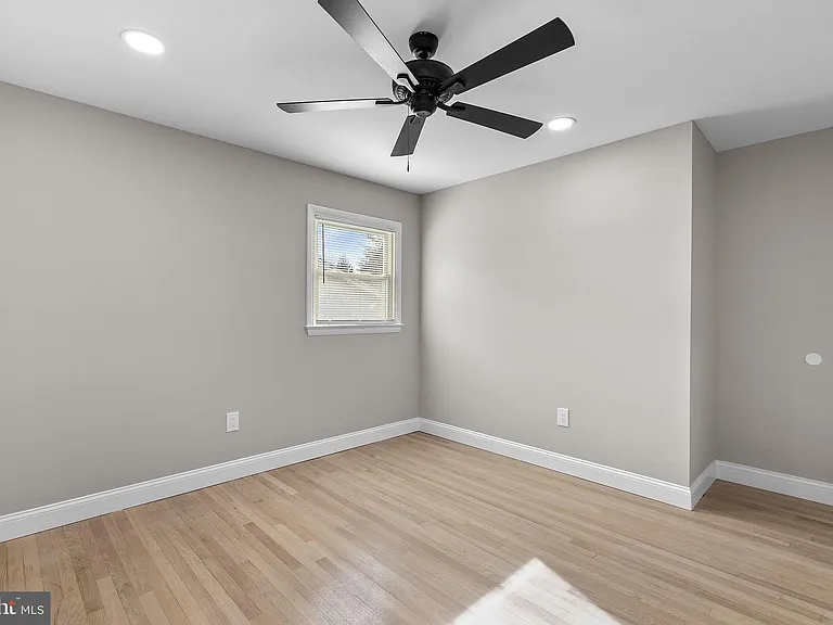 3887 Shadywood Dr — Photo 15