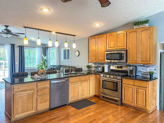 3rd image of 59 Havenwood Dr