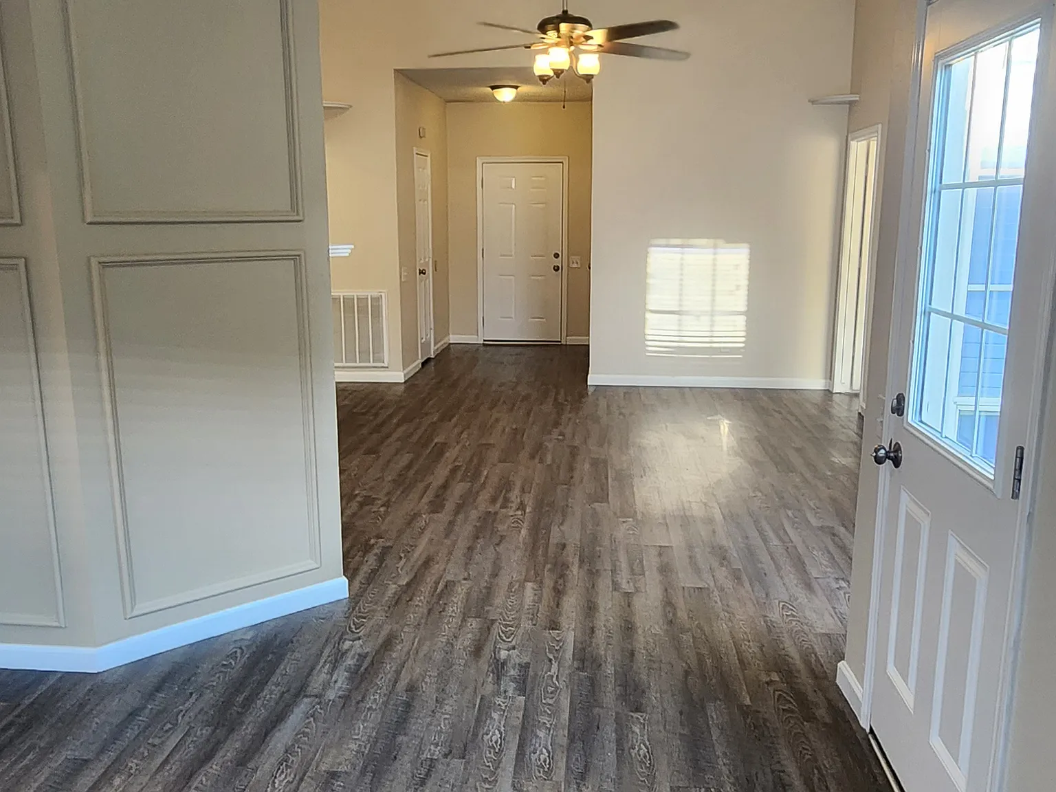 3 bed, 1360 sqft, $2,200 — Photo 3
