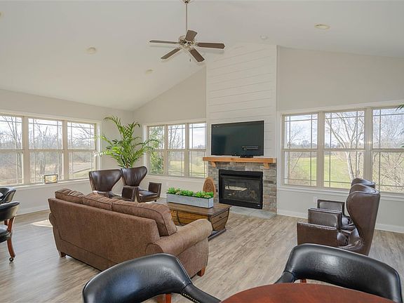2nd image of 1725 Braeburn Ct #218-A