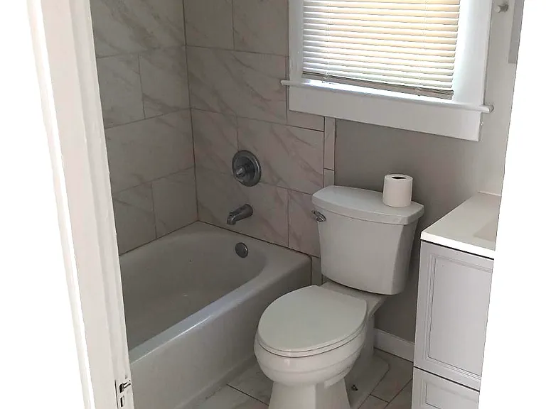 1213 Baxter Ave #2 — Photo 10
