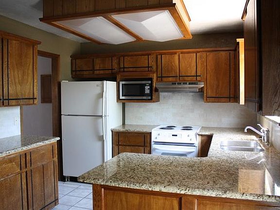 4th image of 4020 NW Ozmun Ave