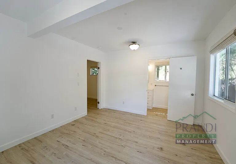 137 Maestro Rd — Photo 4