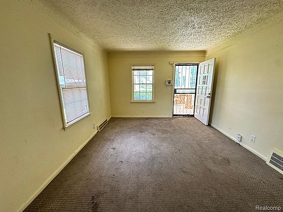4th image of 15252 Rossini Dr