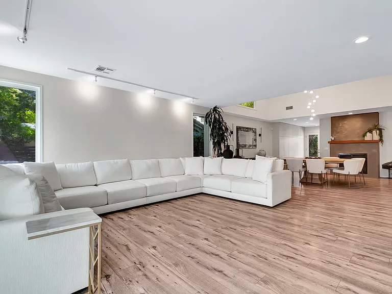 4974 Canoga Ave — Photo 7
