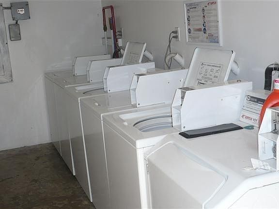 5th image of 121 Sinclair Ave Unit 115