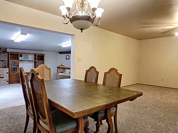 3rd image of 587 Brockwood Dr