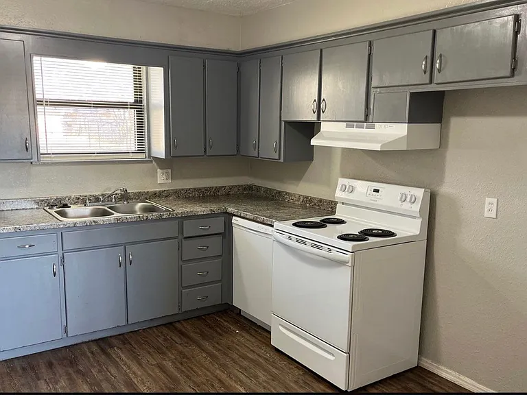 955 SW 4th Pl — Photo 24