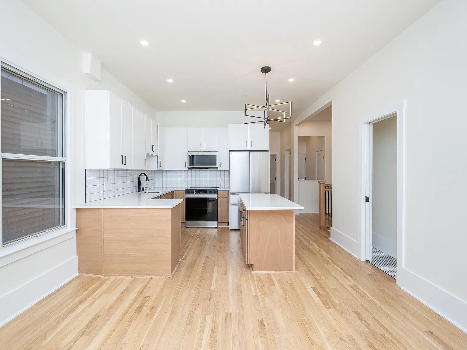 2 bed, 2.5 bath, 1450 sqft, $3,995 — Photo 4