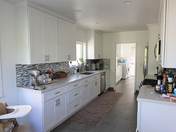 3rd image of 353 N Alfred St