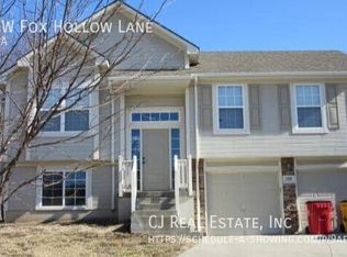 536 NW Fox Hollow Ln, Blue Springs, MO 64015