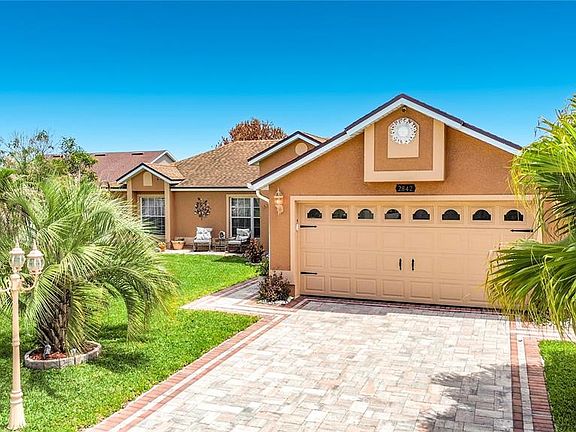 4th image of 2842 BERKSHIRE CIRCLE