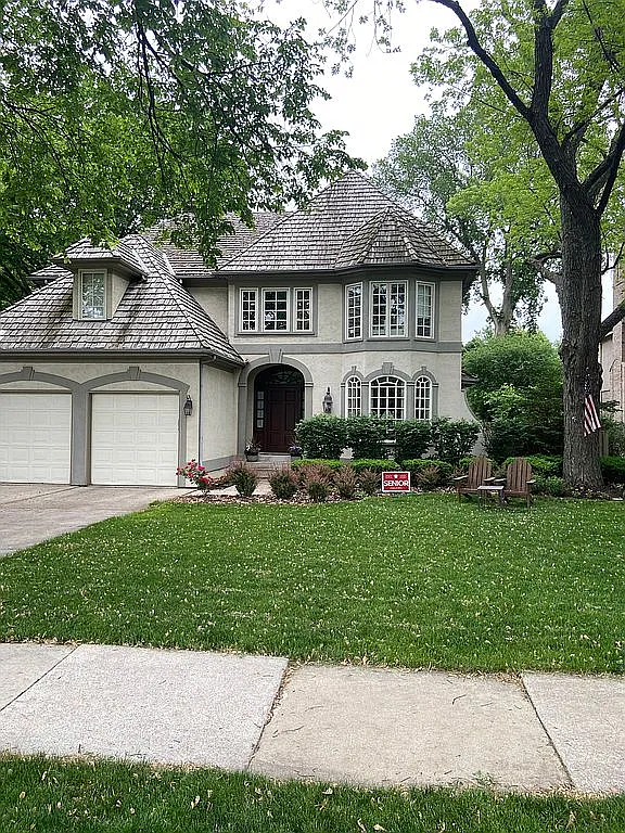 513 N Elm St photo 1