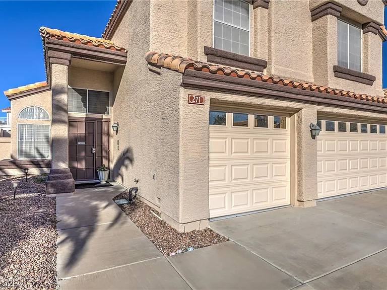 271 Sunshine Springs Ct — Photo 4