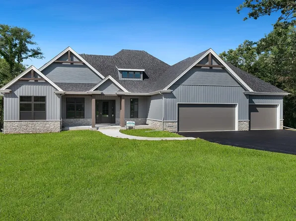 8556 Carberry Ln, Roscoe, IL 61073