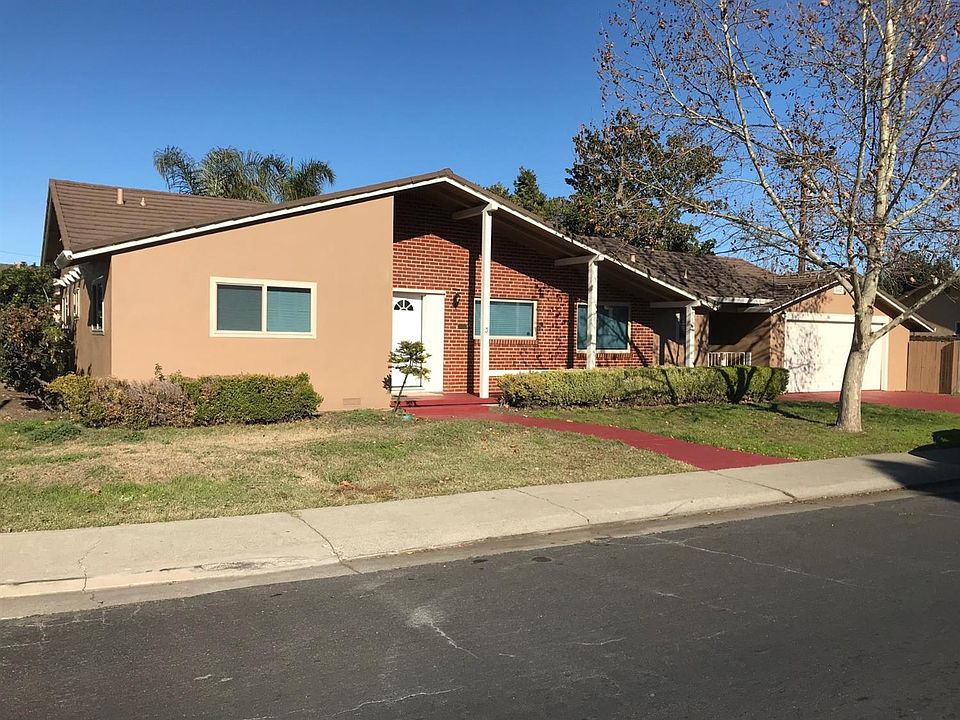 1st image of 3 W Robinhood Dr