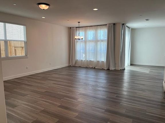 3rd image of 4436 Sierra Pine Way