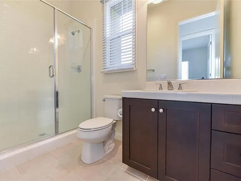 16 Torosa — Photo 28