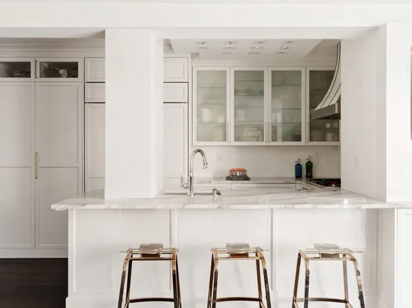 11 Fifth Avenue image 3 of 14