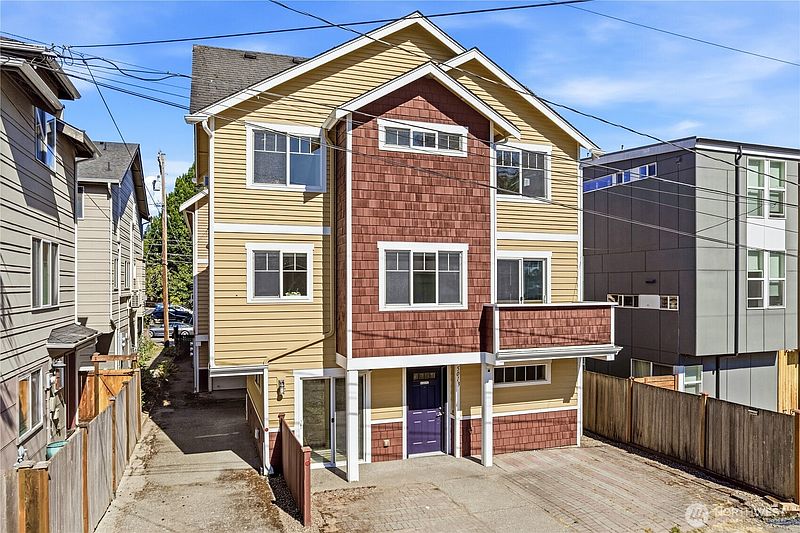 2nd image of 5013 40th Avenue NE
