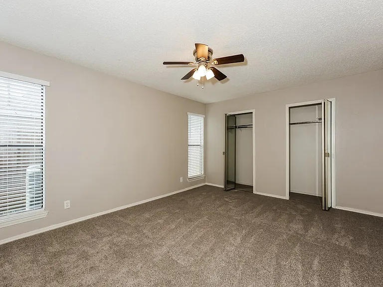 4008 Shackelford Dr — Photo 9