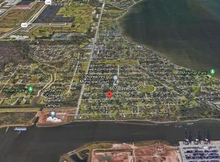 607 Baywood St, Shoreacres, TX 77571