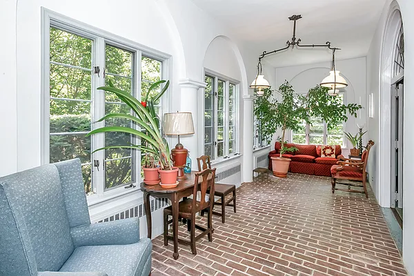 Sold by Trebach Realty | media 15