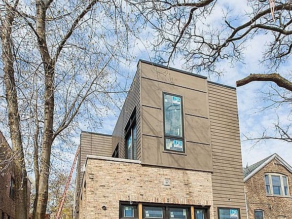 4th image of 1309 N Hoyne Ave