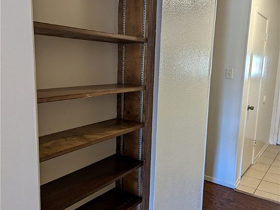 3rd image of 1308 Haley Pl