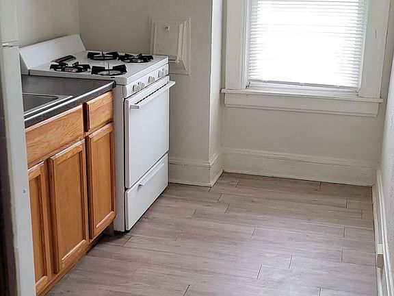 4th image of 231 Bradford St #6