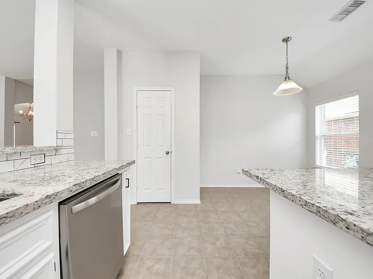 20418 Port Bishop Ln — Photo 16