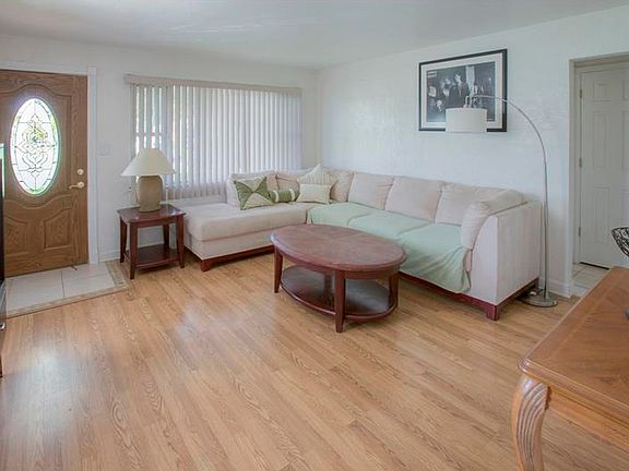 3rd image of 1011 48th Ave N