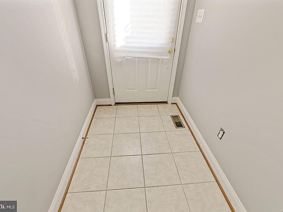 4th image of 10309 Potomac Corner Dr