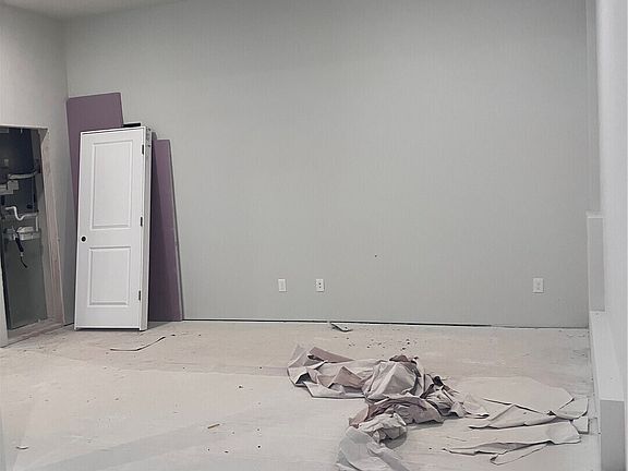 5th image of 821 E Olde Lyme Road